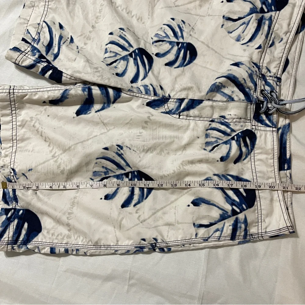 Nautica Board Shorts Tropical Print Men’s size 36